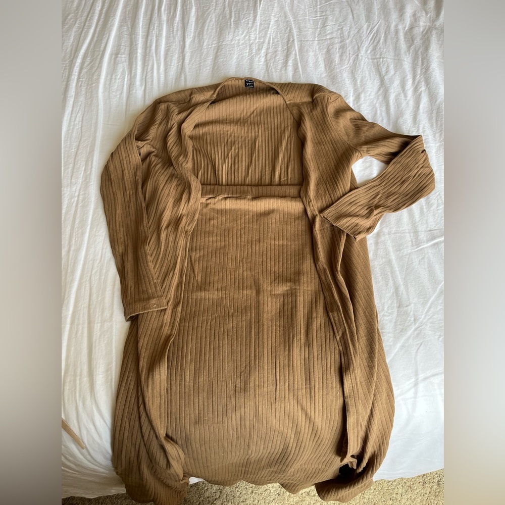 Mustard skirt and shall set- size M - maternity